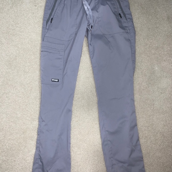 Greys anatomy impact scrubs - Picture 2 of 4